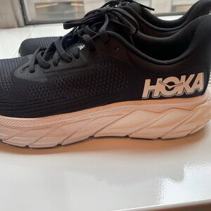Hoka Arahi 7 Black and White Athletic Shoes